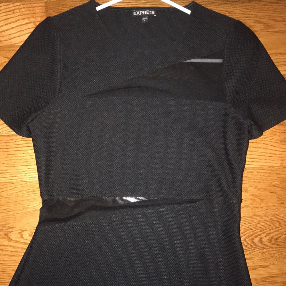 Express dress - Picture 2 of 4
